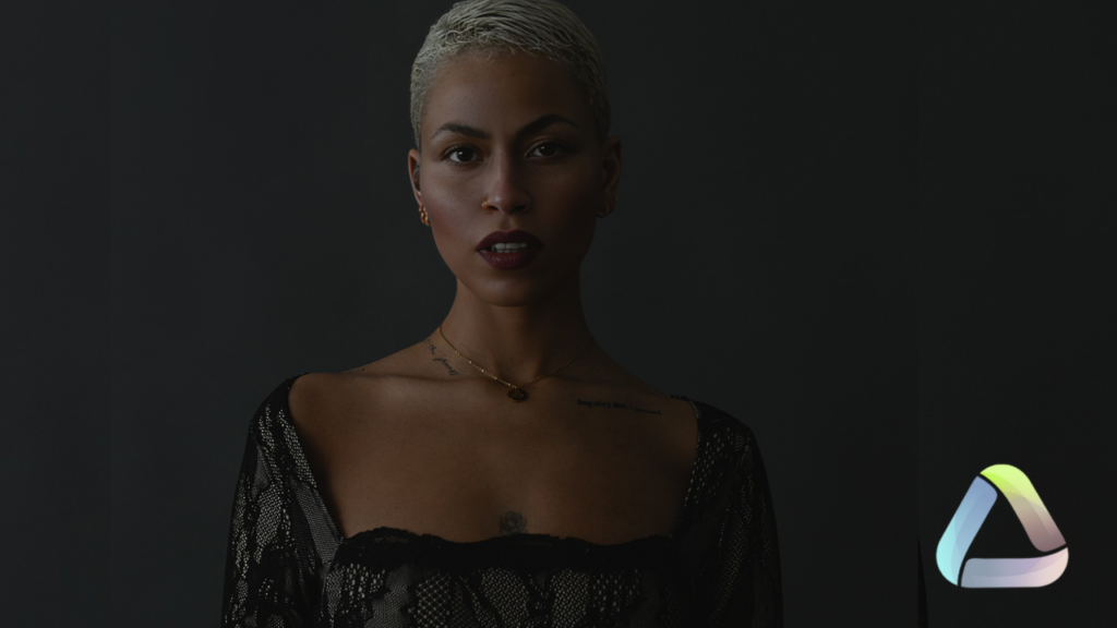 Rosemika amorce un nouveau chapitre artistique avec « Brisé »